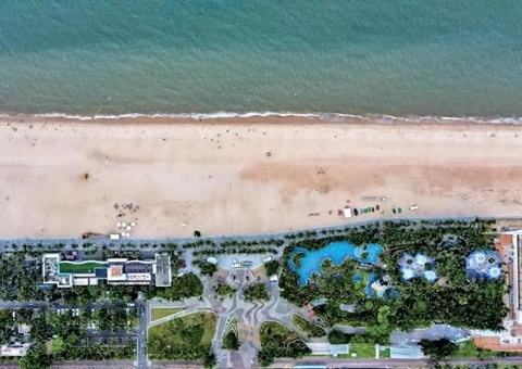 ？谑姓谓ǜ春Ｍ濉⒈鹾Ｊ，构筑绿色长廊，海域生态环境得到显著改善——“蓝色海湾” 实现“滩净湾美”